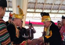 Bupati Butur Ridwan Zakariah Diberikan Gelar Mia Ogena Momala Mbuna Isara Barat Kulisusu