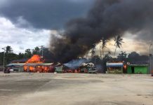 Lima Kios dan Kendaraan Roda Dua Hangus Terbakar di Pelabuhan Sawae Konkep