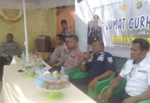 Polres Muna Gelar Jumat Curhat Dengarkan Keluhan TKBM Pelabuhan Nusantara Raha