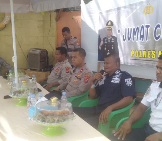 Polres Muna Gelar Jumat Curhat Dengarkan Keluhan TKBM Pelabuhan Nusantara Raha
