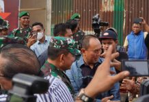 ASR Bantu Pembangunan Barak Korem 143 HO dan Anak Penderita Stunting