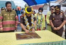 Kunker di Muna, Kajati Sultra Raimel Jesaja Resmikan Perumahan Adhyaksa