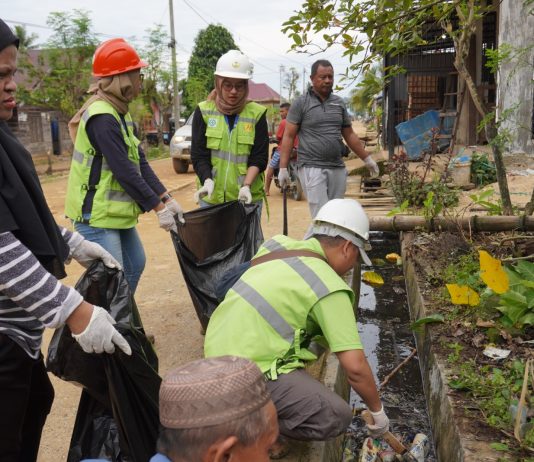 Peduli Lingkungan, PT. GKP Jalankan Kegiatan Bersih Desa
