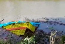 Akibat Rem Blong, Satu Unit Mobil Truk Hino Terjun di Sungai Konaweeha