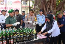 Polres Baubau Musnahkan Barang Bukti Miras dan Narkoba