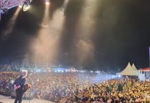 Ribuan Warga Kendari Padati Konser Armada di HUT ke-192 Kota Kendari