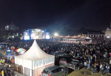Ribuan Warga Kendari Padati Konser Iwan Fals di HUT ke-59 Sultra