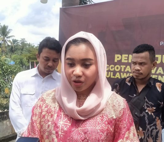 Wa Ode Rabia Al Adawia Ridwan Resmi Mendaftar Caleg DPD RI ke KPU Sultra