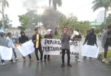 Barisan Pemuda Indonesia Sultra Demo di Kejati Terkait Dugaan Korupsi Bibit Kopi di Bombana