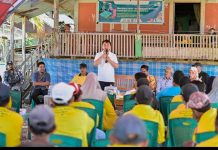 LM Ihsan Taufik Ridwan Silaturahmi Bersama Masyarakat Desa Pure di Muna