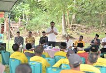 Warga Desa Mataindaha Sampaikan Aspirasinya kepada Ihsan Taufik Ridwan