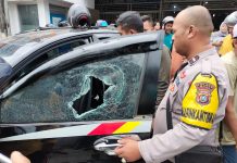 Dramatis Proses Penyelamatan Balita Terjebak Dalam Mobil di Muna