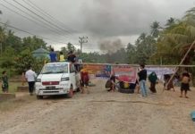 Jalan Provinsi di Konsel Diblokir, Bupati : Bentuk Kekesalan Masyarakat Terhadap Pemprov Sultra