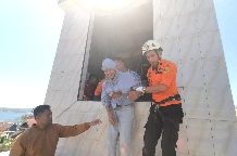 Seorang Pria di Baubau Nekat Bunuh Diri di Atas Menara Masjid