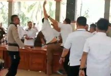Rapat Kasus Tambang Blok Mandiodo di DPRD Sultra Ricuh, Kepala Syahbandar Molawe Disiram Air
