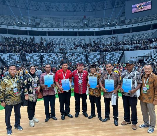 Tiga Daerah di Sultra Terima SK Biru TORA Dari Presiden Jokowi