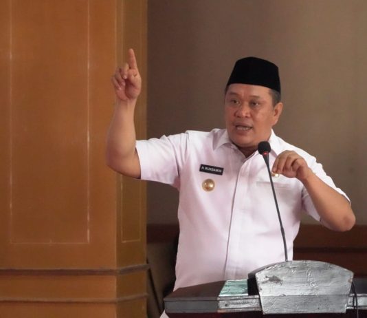 2.420 Mahasiswa di Konut akan Terima Bantuan Dana Beasiswa Dari Bupati Ruksamin