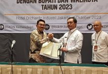 Bupati Butur Ridwan Zakariah Teken Komitmen Puja Indah Bersama Badan Strategi Kebijakan Dalam Negeri
