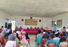 Disambut Hangat Warga, Bupati Abdul Azis Bertekad Tuntaskan Jalan ke Awiu dan Taore Koltim