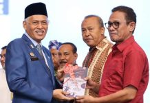 Sekda Sultra Resmi Launching Buku Sejarah dan Budaya Buton
