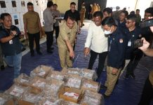 Pj Gubernur Sultra Cek Gudang Logistik KPU Kendari