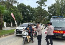 Aksi Peduli di Bulan Ramadhan, Tiga Satker Polda Sultra Bagikan Ratusan Takjil