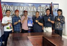 Bacalon Wali Kota Kendari Asmawa Tosepu Mendaftar di Partai NasDem