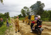 Bupati Koltim Mulai Benahi Akses Jalan di Pomburea