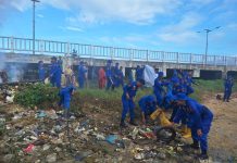 Peringati Hari Laut Sedunia, Ditpolairud Polda Sultra Bersih-bersih Pantai di Kendari