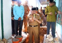 Plt Bupati Muna Letakan Batu Pertama Pembangunan Renovasi Masjid Nurul Jihad Desa Labone
