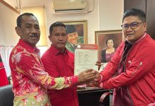 Pasangan Balon Bupati Mubar Darwin-Ali Basa Terima Rekomendasi B1KWK dari PDIP