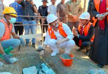 Abdul Azis Letakkan Batu Pertama Pembangunan Gedung Kantor Pertanahan Koltim