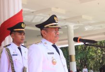 Plt Bupati Muna Pimpin Upacara Pengibaran Bendera Merah Putih Peringatan HUT RI ke-79