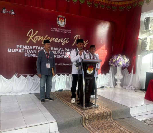 Pendaftaran Paslon MANIS Diterima KPU Butur, Rukman Kirim Pesan Kependukungnya