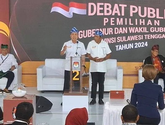 Debat Perdana, Cagub Sultra ASR-Hugua: Puskesmas Harus Dilengkapi dengan Huruf Braille
