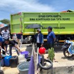 Dinas Cipta Karya, Bina Kontruksi dan Tata Ruang Sultra Salurkan 4.800 Liter Air Bersih