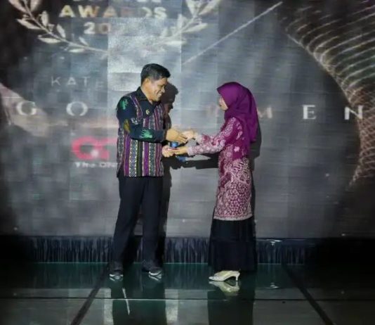 Raih Penghargaan Figur Inspiratif 2025, Ridwan Badallah: Semua Ini Saya Dedikasikan untuk Masyarakat Busel