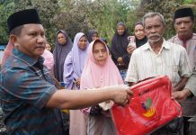 Bupati Mubar Kunjungi Korban Kebakaran dan Serahkan Bantuan