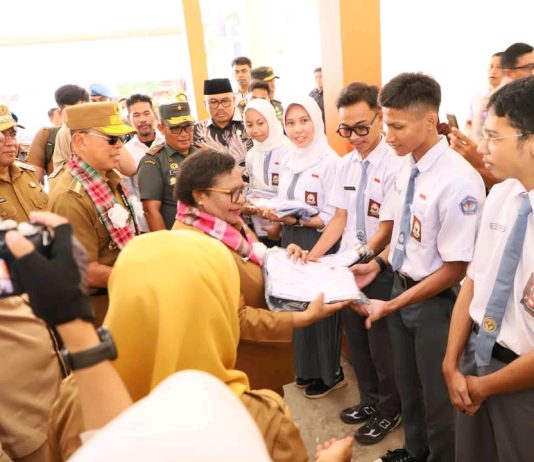 Gubernur Sultra Dorong Kemandirian SMK Melalui Produksi Seragam Sekolah