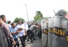 Polresta Kendari Laksanakan Simulasi Pengamanan Jelang Hari Buruh 2025