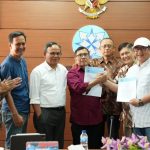 Disaksikan Dewan Pers, PWI Akhirnya Tandatangani Panitia Bersama Kongres Persatuan