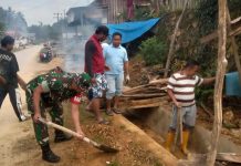 Warga Desa Labunti Muna Antusias Kerja Bakti Bersihkan Lingkungan