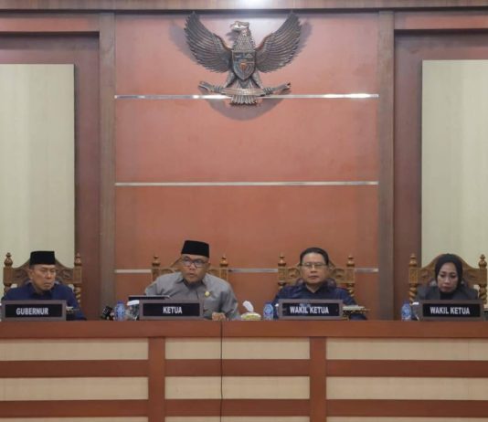 Gubernur Sultra Hadiri Rapat Paripurna Pengambilan Keputusan dan Penandatanganan Persetujuan Bersama Rancangan Perda RPJMD 2025–2029