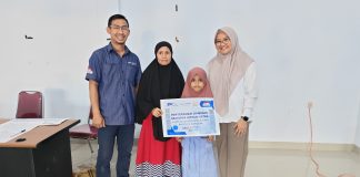 Astra Makassar Salurkan Beasiswa untuk 10 Pelajar di Rappocini