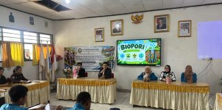 FHIL UHO Edukasi Siswa SMPN 1 Konawe Selatan tentang Konservasi Air melalui Sosialisasi dan Praktik Pembuatan Biopori